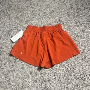 Lululemon autumn rust shake it out high rise run short size S 2.5" NWT